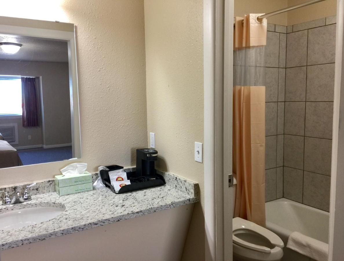 Downtown Motel Woodward Екстериор снимка