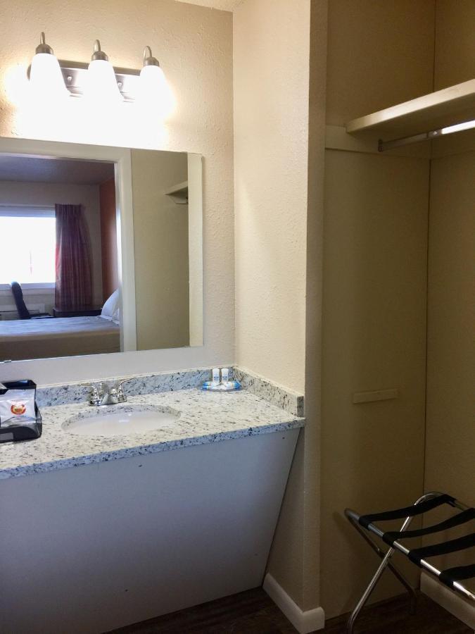 Downtown Motel Woodward Екстериор снимка